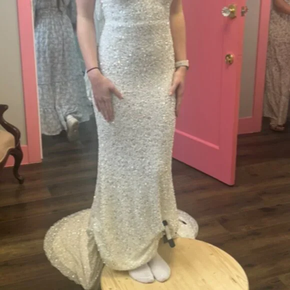 Brand New Size 4 Lotus Threads Brilliance Beaded Crystal Wedding Gown $2200!! - Picture 3 of 4